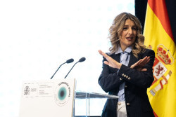 La reuni&oacute;n de PSOE y Sumar termina como empez&oacute; o lo toman o lo dejan los comunistas de Sumar