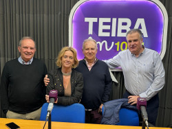 La tertulia de Claudio Acebo fue en esta ocasión de "picoteo".    Carlos Magdalena