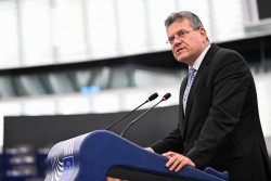 La UE y Canad&aacute; negocian un acuerdo de comercio digital que proteja datos personales y pagos seguros