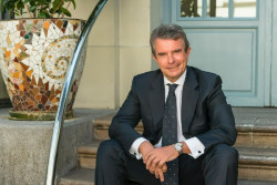 Los Cosmen reducen su participaci&oacute;n en AC Hoteles tras vender el 14% a Antonio Catal&aacute;n por 41 millones