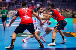 Los `Hispanos` debutan con victoria ante Serbia en el Europeo