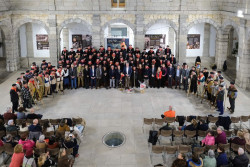 Los marceros dan la bienvenida a la primavera en el Parlamento