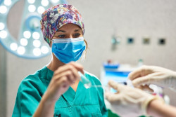 Los médicos, tras dos años de vacunación contra la COVID-19: "Ha resultado esencial"