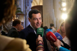 Moreno hace "un par&eacute;ntesis" preelectoral para "disfrutar de la Semana Santa" separ&aacute;ndola de la "pol&iacute;tica"