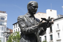Moreno reivindica el legado de Lorca en el 90 aniversario de su asesinato:"Leer su obra es conocer el alma de Andaluc&iacute;a"
