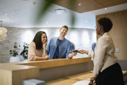 Ocho de cada diez viajeros ya utilizan la inteligencia artificial para reservar sus hoteles, seg&uacute;n SiteMinder