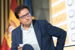 Oscar L&oacute;pez anuncia un decreto restrictivo para la construcci&oacute;n de centros de datos para que no se conviertan en una burbuja y encarezcan el recibo de luz