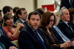 &Oacute;scar Puente anuncia una inversi&oacute;n de 1.629 millones hasta 2031 para mejorar los firmes de las carreteras