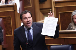 &Oacute;scar Puente siguiendo el gui&oacute;n que le pasan los fontaneros de Moncloa culpa a  Moreno Bonilla de la negligencia de  Adamuz