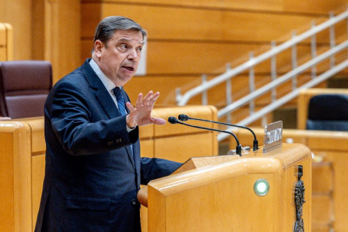 Planas, ministro de Sánchez, enfadado, por conocer la catadura de su presidente a través de los Wassat de Abalos