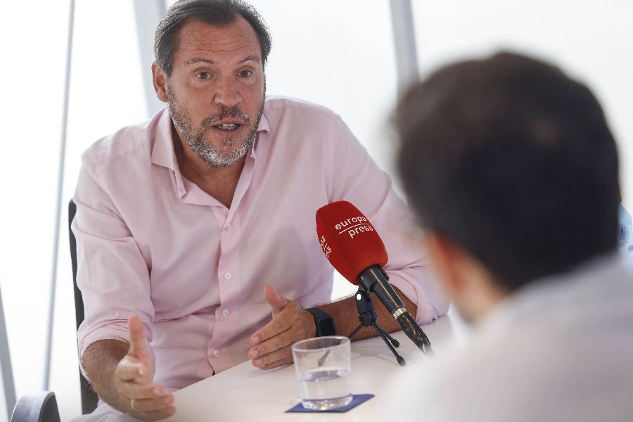 Puente achaca la subida de tono de Vivas a que est&aacute; "contaminado" por Feij&oacute;o y el por S&aacute;nchez