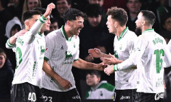 Racing, Huesca, Mirandés, Levante, Elche y Oviedo pugnan por un liderato en dos puntos