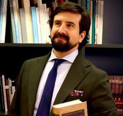 Rafael N&uacute;&ntilde;ez Huesca recibe el III Premio de Ensayo Sapientia Cordis por su obra `La naci&oacute;n sin autoestima`