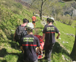  Rescatada una mujer que hab&iacute;a sufrido una crisis de v&eacute;rtigos en una ruta de Miera