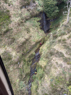  Rescatado en helic&oacute;ptero un zaragozano de 46 a&ntilde;os lesionado de una rodilla mientras hac&iacute;a barranquismo en Ramales