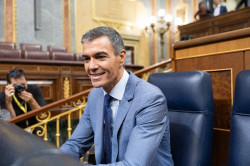 S&aacute;nchez dice que planificar&aacute; y regular&aacute;  los centros de datos, creando inseguridad jur&iacute;dica