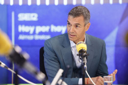 S&aacute;nchez intenta callar bocas con el talonario de los espa&ntilde;oles