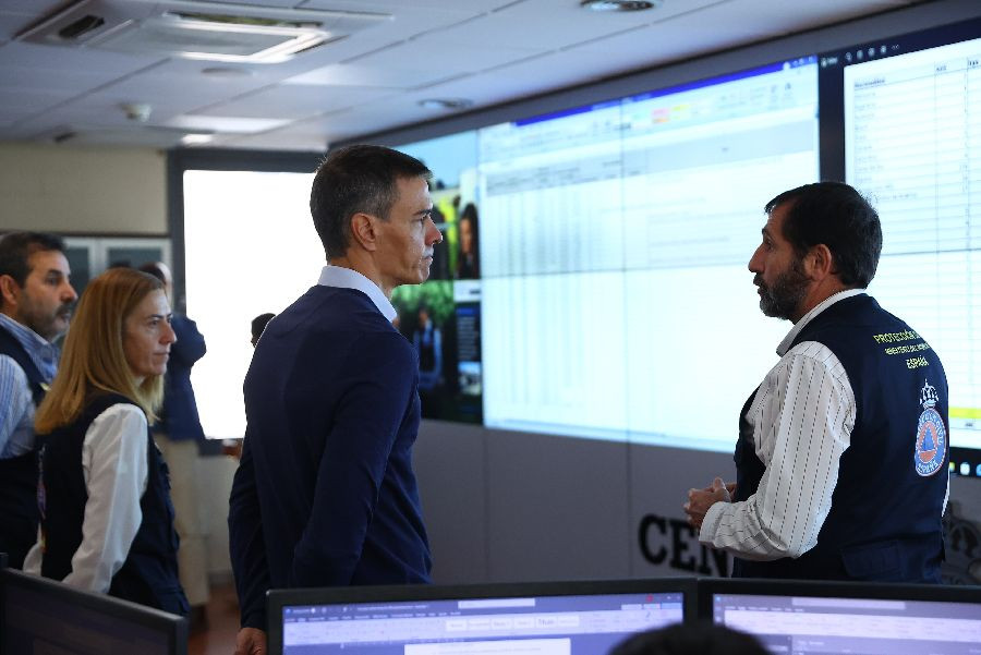 S&aacute;nchez participa en la reuni&oacute;n de coordinaci&oacute;n y seguimiento de la emergencia por el accidente de Urda