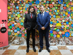 Santander y Cantabria reconocen la "singular" trayectoria del escritor Alberto Santamaría