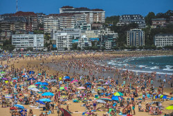 Se enfrenta a diez a&ntilde;os por tomar 8.000 fotos a menores en playas de Santander y crear pornograf&iacute;a infantil con IA