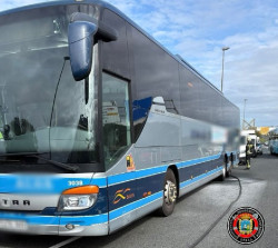  Se incendia un autob&uacute;s en la A-8 a la altura de Bezana