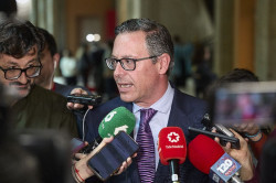 Serrano sobre crispaci&oacute;n: "No s&eacute; si el odio es de izquierdas o de derechas pero las hostias nos las llevamos los mismos"