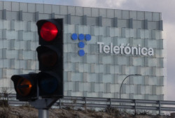 Telef&oacute;nica pag&oacute; en impuestos 7.472 millones de euros en 2025, el 41% de ellos en Espa&ntilde;a
