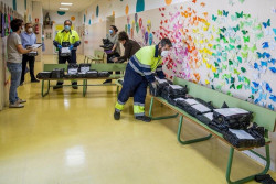  Torrelavega inicia el reparto de los libros de texto a los escolares