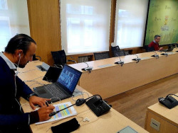 Torrelavega lanzar&aacute; bonos descuento para fomentar las compras en el comercio local esta Navidad