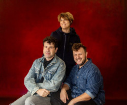 Tri&aacute;ngulo de Amor Bizarro anuncia paradas en Madrid y Bilbao para presentar su nuevo &aacute;lbum, Mi Catedral`