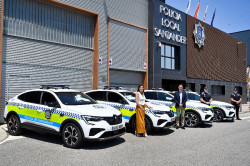  Un motorista ataca la sede de la Polic&iacute;a de Santander con adoquines y logra romper dos c&aacute;maras y varios cristales
