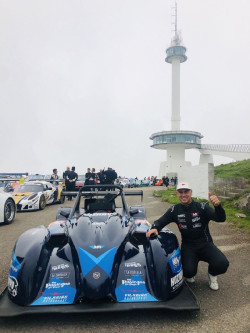 Un total de 75 vehículos participan este sábado en la XLVIII Subida a Peña Cabarga