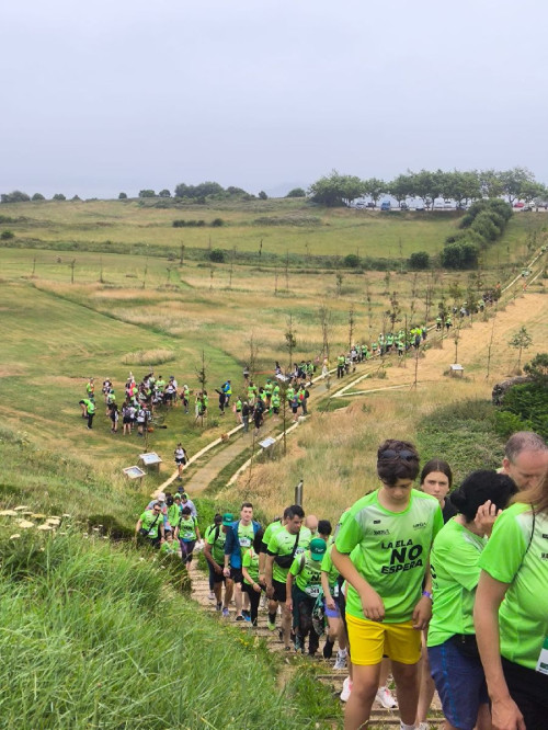 Unas 850 personas recorren la costa de Santander para apoyar a los pacientes de ELA y exigir el cumplimiento de la ley