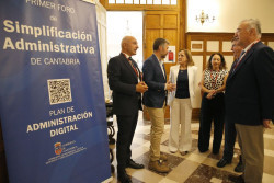 Urrutia afirma que la simplificaci&oacute;n administrativa "ya no es una opci&oacute;n"