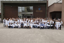 Valdecilla despide a los 70 residentes que finalizan este a&ntilde;o su formaci&oacute;n especializada