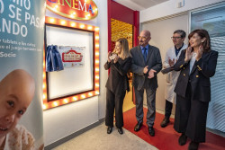 Valdecilla inaugura una sala de cine para niños hospitalizados
