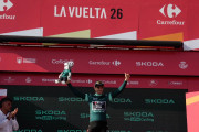 Van Aert gana a Paret-Peintre el esprint de Loja en la calurosa etapa 13