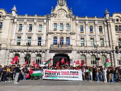  100 estudiantes se concentran en Santander en apoyo a Gaza y la Flotilla