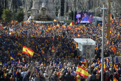 70.000 espa&ntilde;oles asisten en la Plaza Espa&ntilde;a para decir &iexcl;NO&iexcl; a la amnist&iacute;a 