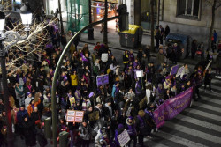  8M.- Más de 8.000 personas recorren las calles de Santander para reivindicar la lucha feminista
