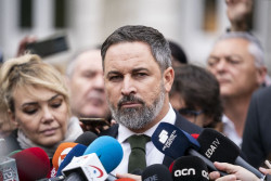 Abascal acusa a la izquierda de manipular sus palabras para lincharle: "No deseo que cuelguen de los pies a nadie"