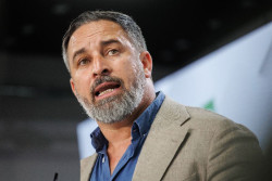Abascal acusa al PP de querer entregar el CGPJ y el TS a S&aacute;nchez: "Se convertir&aacute;n en c&oacute;mplices del golpe"
