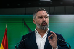 Abascal afea al PP que siga campa&ntilde;as de la izquierda y asegura su apoyo a las mujeres v&iacute;ctimas de "violencia dom&eacute;stica"