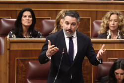 Abascal ataca a Feij&oacute;o por "sostener" a S&aacute;nchez tambi&eacute;n con Ucrania y el PP acusa a Vox de hacer "oposici&oacute;n a Zelenski"