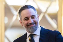 Abascal avisa a Guardiola de que Vox a&uacute;n quiere entrar en el Gobierno extreme&ntilde;o, pese al par&oacute;n de las negociaciones