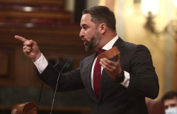Abascal avisa que llevar&aacute; a los tribunales el uso de la mascarilla obligatoria y ve en S&aacute;nchez un "aprendiz de tirano"