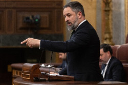 Abascal critica a Feij&oacute;o por "rendirse" con S&aacute;nchez y dice que el mediador de Bruselas "legitima el golpe y la amnist&iacute;a"