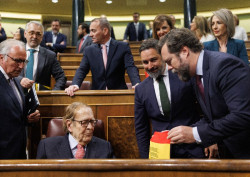 Abascal da por caducado a S&aacute;nchez y carga contra Feij&oacute;o, a quien pregunta si su espacio es la socialdemocracia