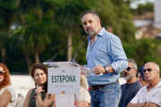 Abascal dice que con Vox las pensiones se pagar&aacute;n y habr&aacute; vivienda "como sea" y sigue llamando al voto presencial