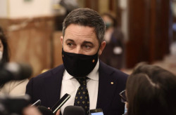 Abascal espera tener una "relaci&oacute;n cordial" con Feij&oacute;o y "llegar a acuerdos" para "echar a S&aacute;nchez"